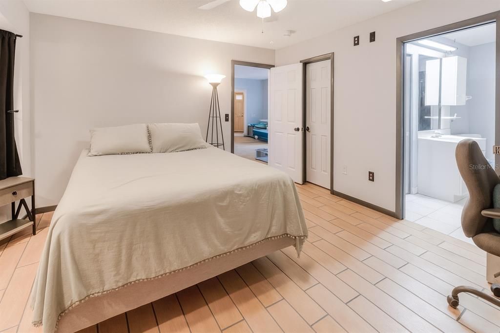 For Sale: $277,900 (3 beds, 3 baths, 1887 Square Feet)