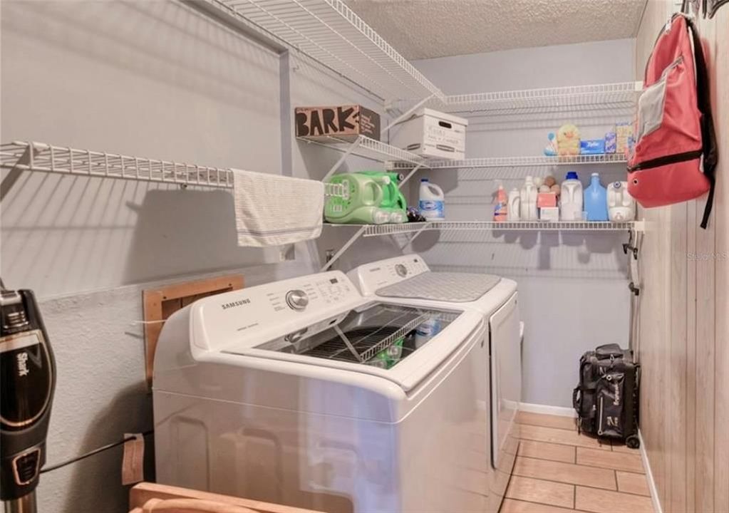 For Sale: $277,900 (3 beds, 3 baths, 1887 Square Feet)