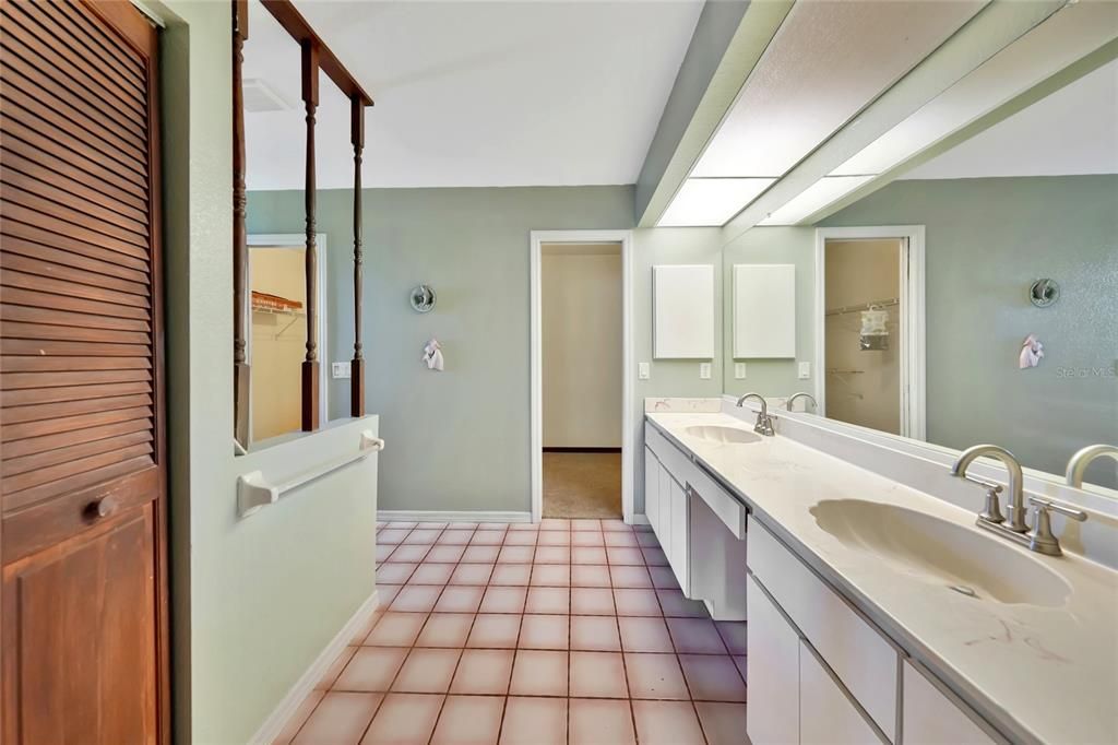 待售: $575,000 (3 贝兹, 2 浴室, 2001 平方英尺)