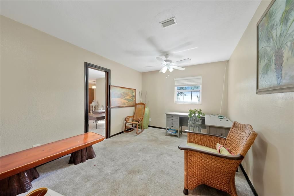 待售: $575,000 (3 贝兹, 2 浴室, 2001 平方英尺)