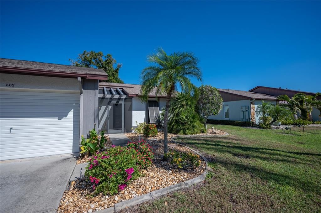 待售: $155,000 (2 贝兹, 1 浴室, 984 平方英尺)