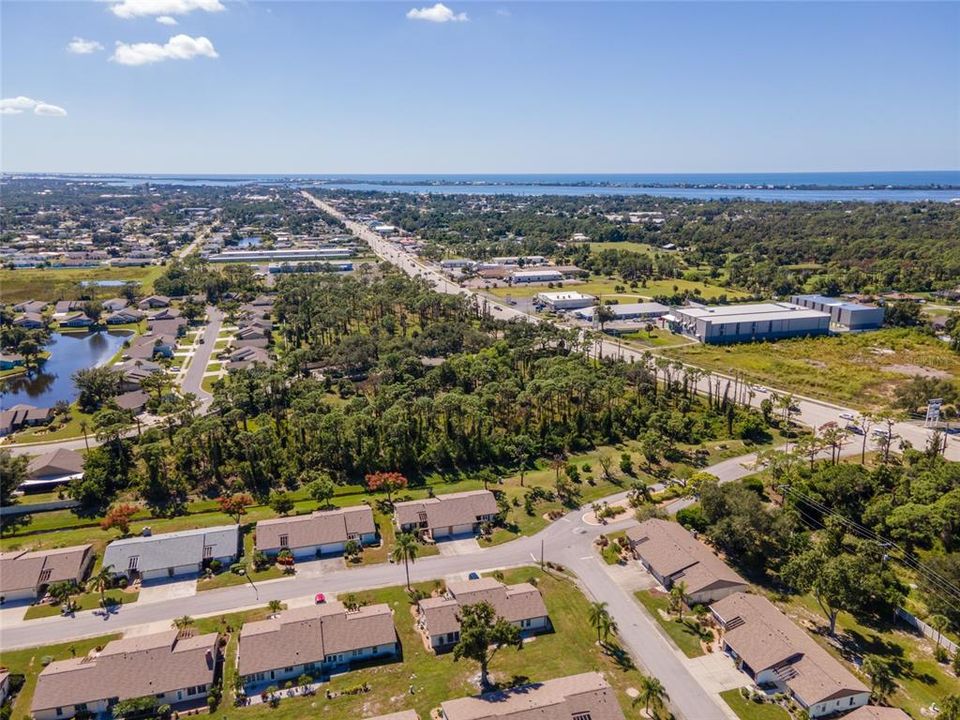 待售: $155,000 (2 贝兹, 1 浴室, 984 平方英尺)