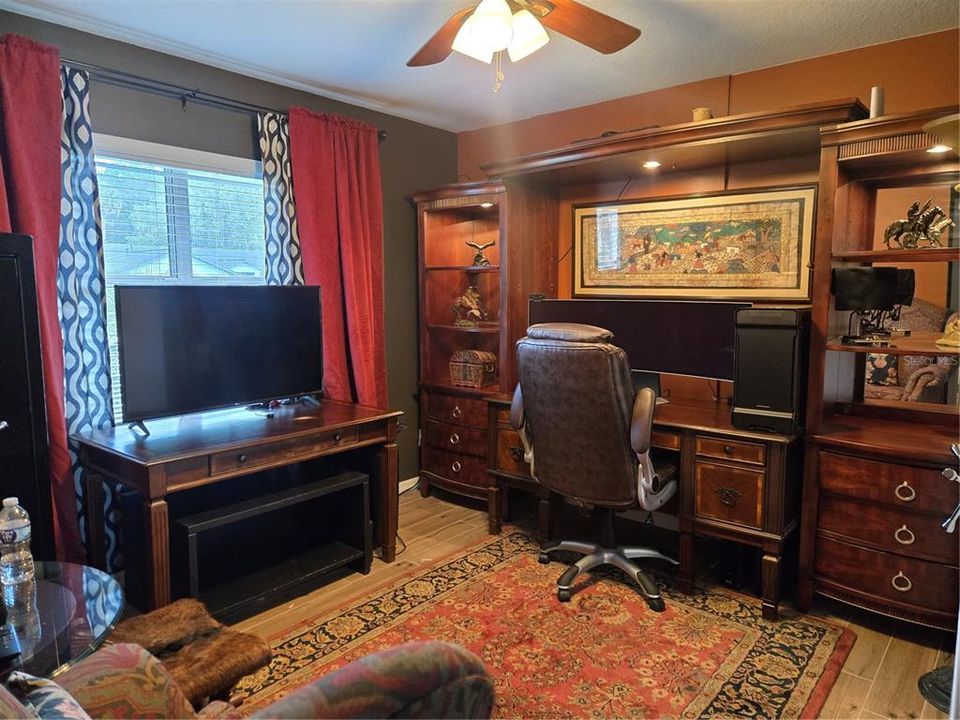 Activo con contrato: $417,500 (3 camas, 2 baños, 1864 Pies cuadrados)