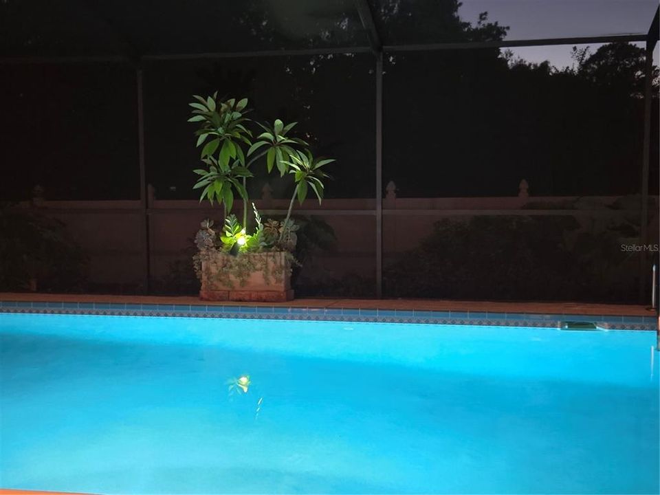 Activo con contrato: $417,500 (3 camas, 2 baños, 1864 Pies cuadrados)