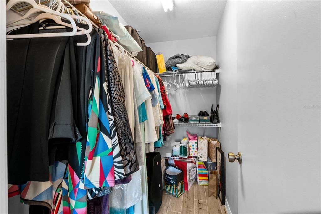 Activo con contrato: $417,500 (3 camas, 2 baños, 1864 Pies cuadrados)