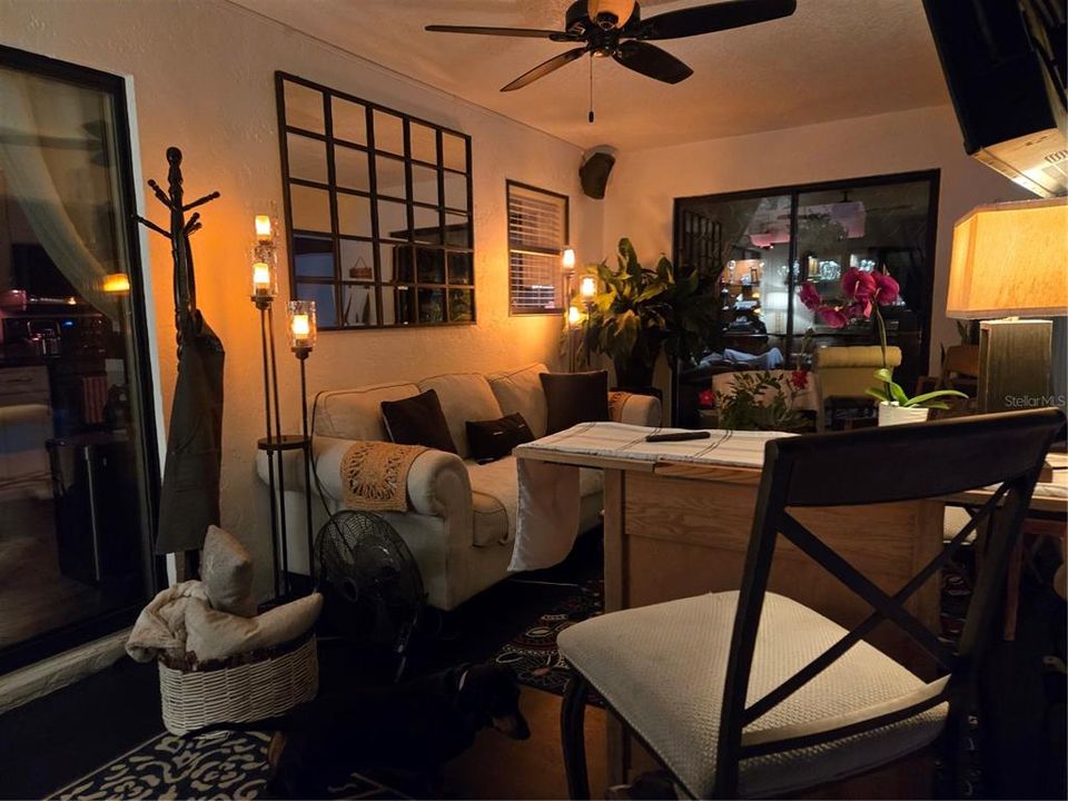 Activo con contrato: $417,500 (3 camas, 2 baños, 1864 Pies cuadrados)