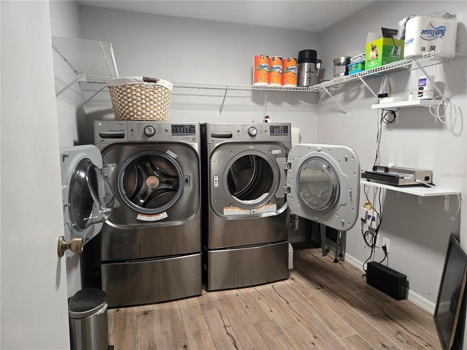 Activo con contrato: $417,500 (3 camas, 2 baños, 1864 Pies cuadrados)