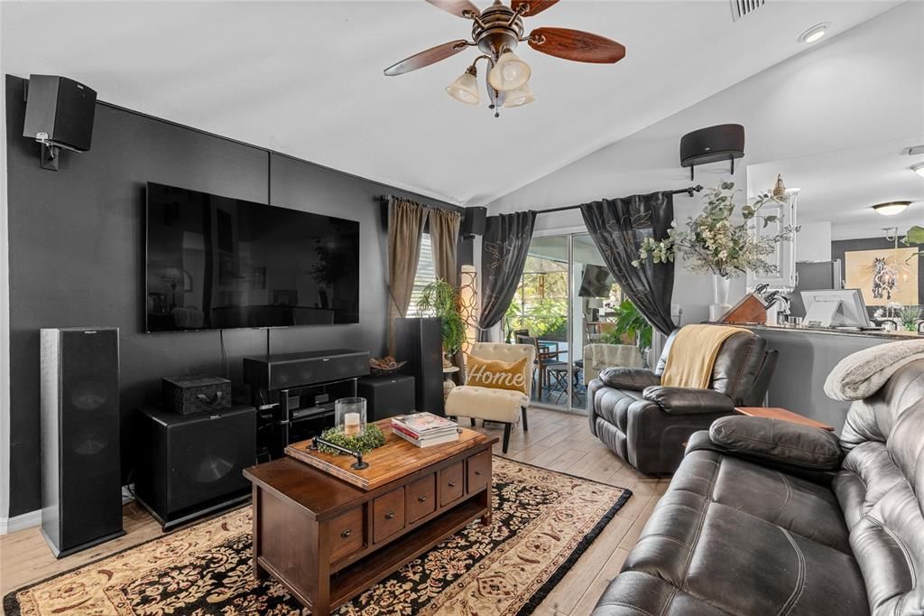 Activo con contrato: $417,500 (3 camas, 2 baños, 1864 Pies cuadrados)