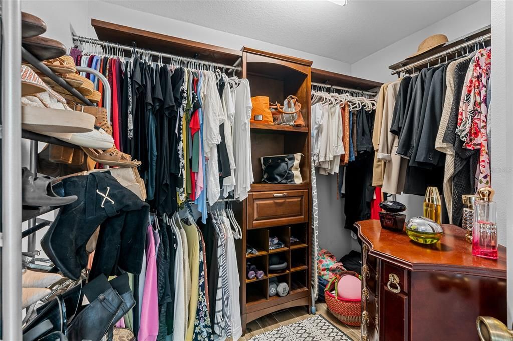 Activo con contrato: $417,500 (3 camas, 2 baños, 1864 Pies cuadrados)