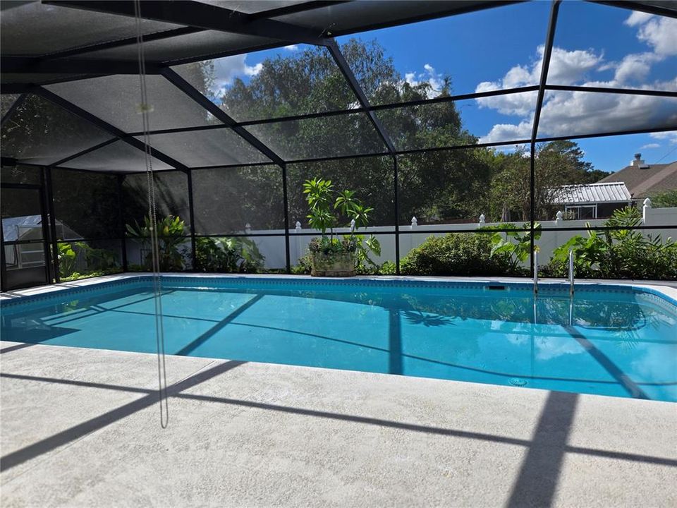 Activo con contrato: $417,500 (3 camas, 2 baños, 1864 Pies cuadrados)