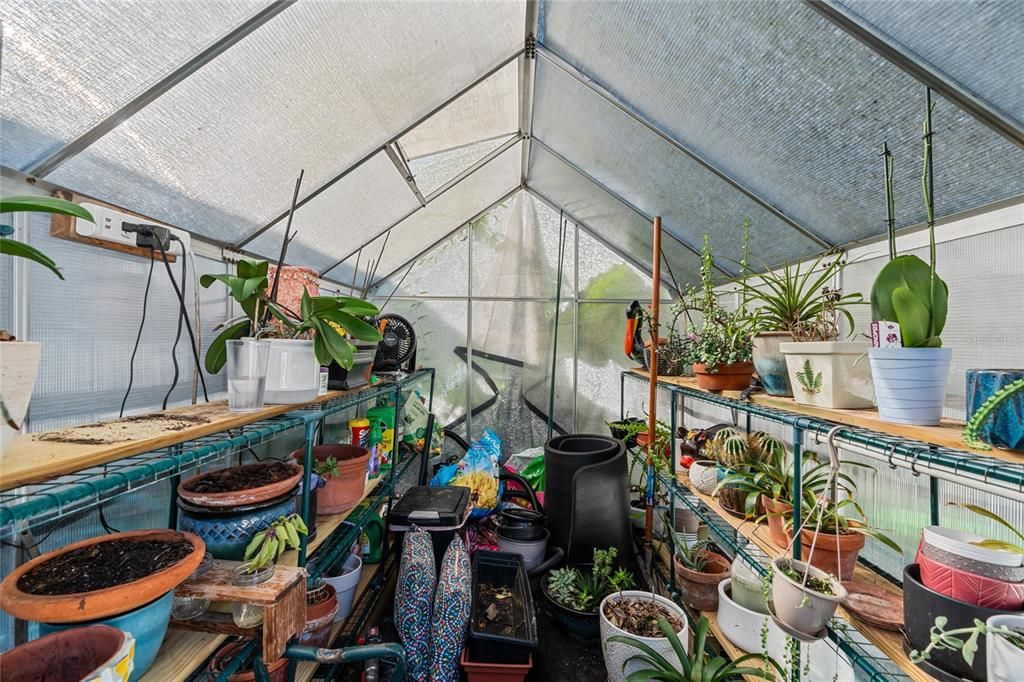 Activo con contrato: $417,500 (3 camas, 2 baños, 1864 Pies cuadrados)