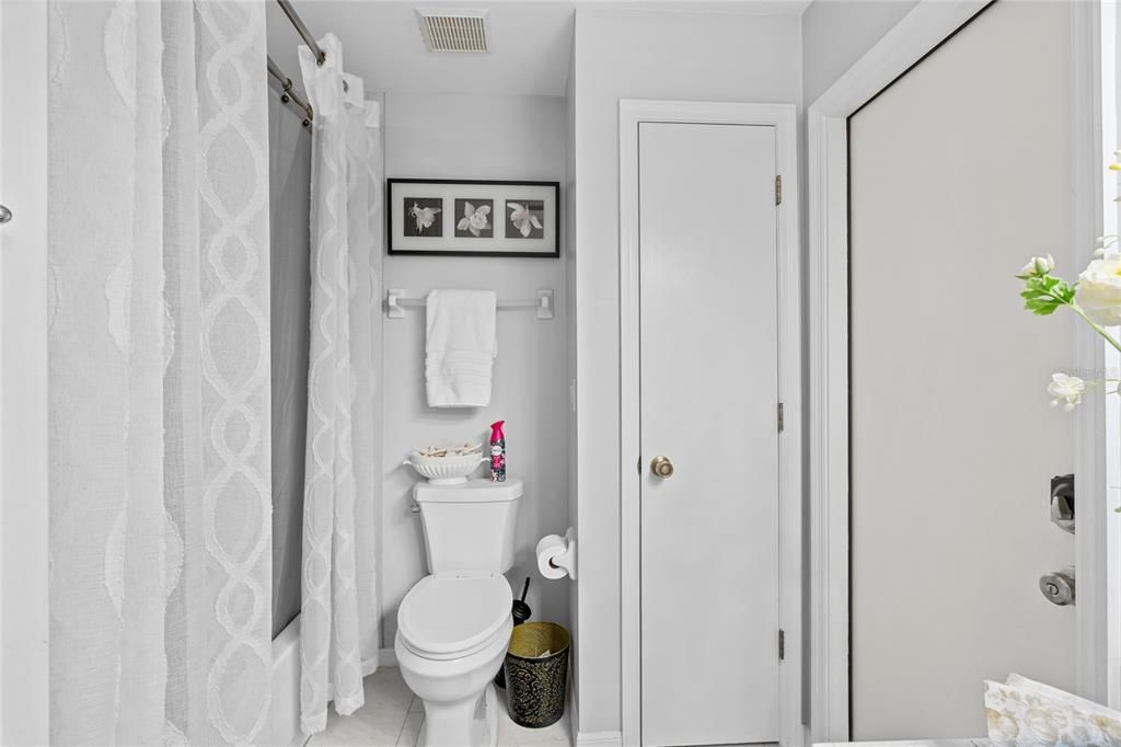 Activo con contrato: $417,500 (3 camas, 2 baños, 1864 Pies cuadrados)