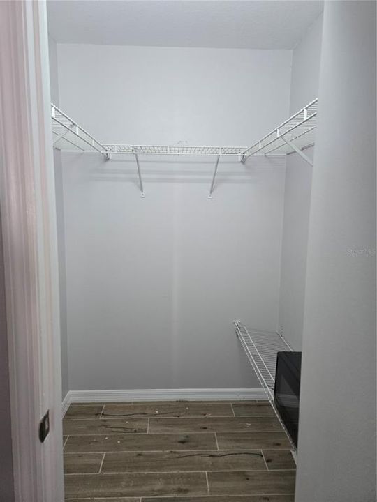 Activo con contrato: $417,500 (3 camas, 2 baños, 1864 Pies cuadrados)