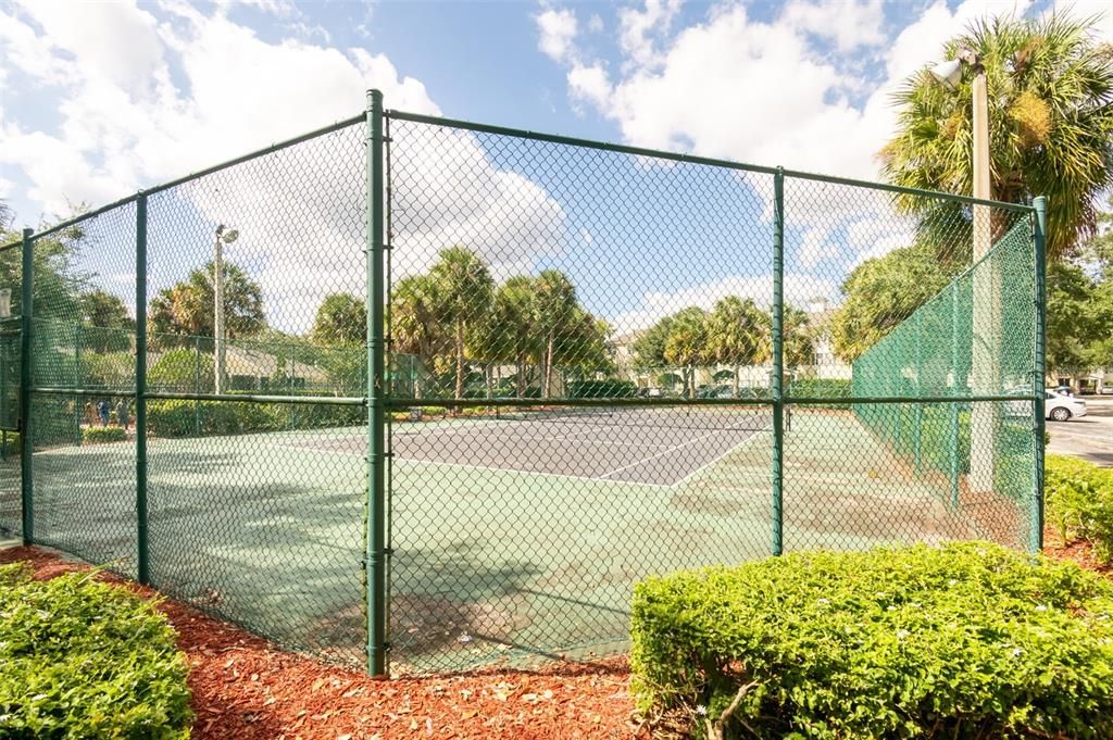 For Sale: $159,900 (1 beds, 1 baths, 788 Square Feet)