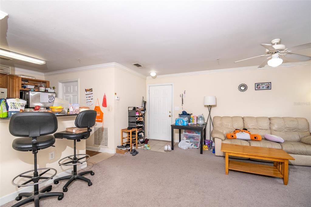 For Sale: $159,900 (1 beds, 1 baths, 788 Square Feet)