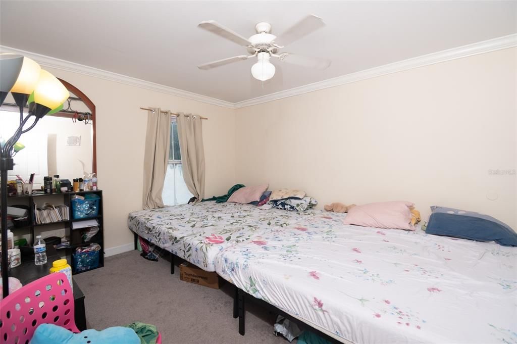 For Sale: $159,900 (1 beds, 1 baths, 788 Square Feet)