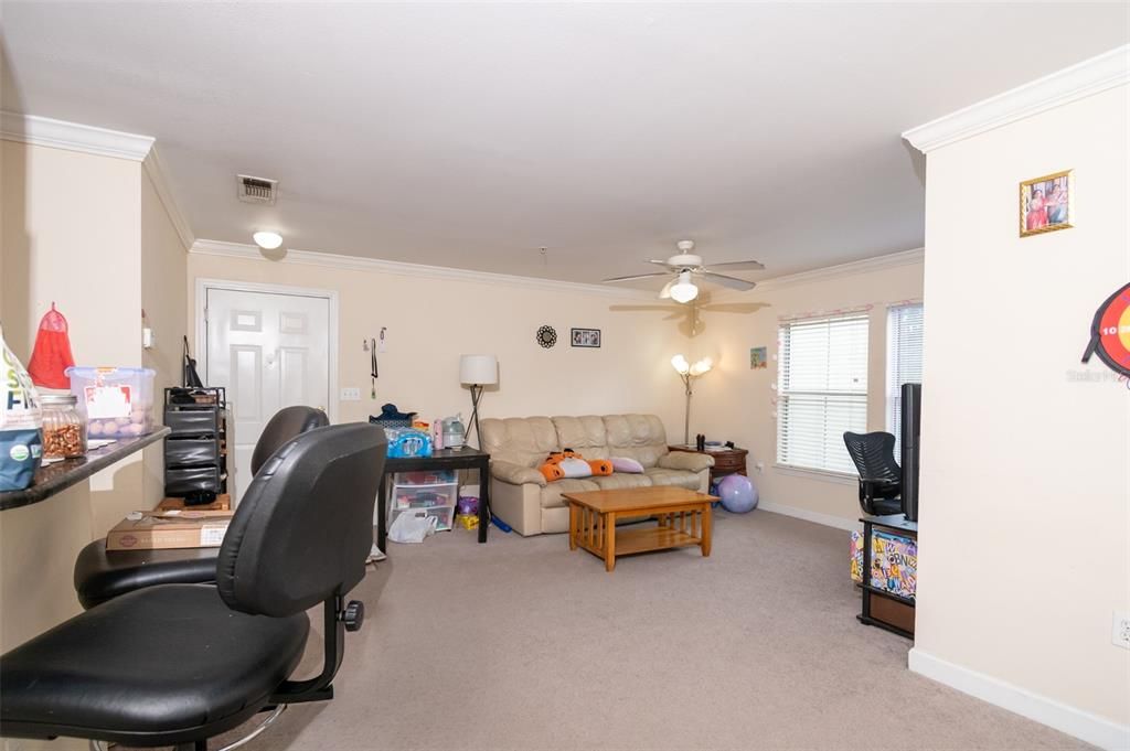 For Sale: $159,900 (1 beds, 1 baths, 788 Square Feet)