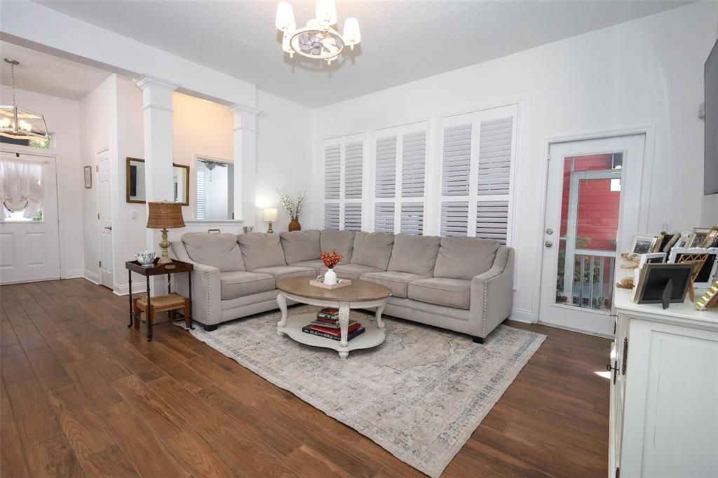 For Sale: $619,900 (2 beds, 2 baths, 1388 Square Feet)
