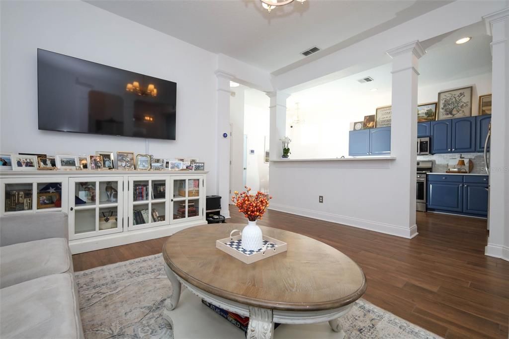 For Sale: $619,900 (2 beds, 2 baths, 1388 Square Feet)