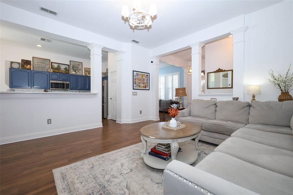 For Sale: $619,900 (2 beds, 2 baths, 1388 Square Feet)