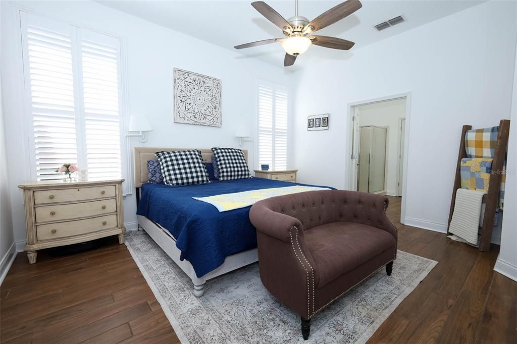 For Sale: $619,900 (2 beds, 2 baths, 1388 Square Feet)