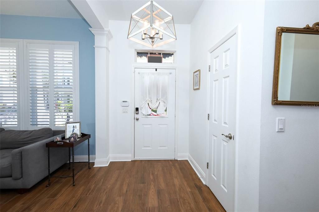 For Sale: $619,900 (2 beds, 2 baths, 1388 Square Feet)