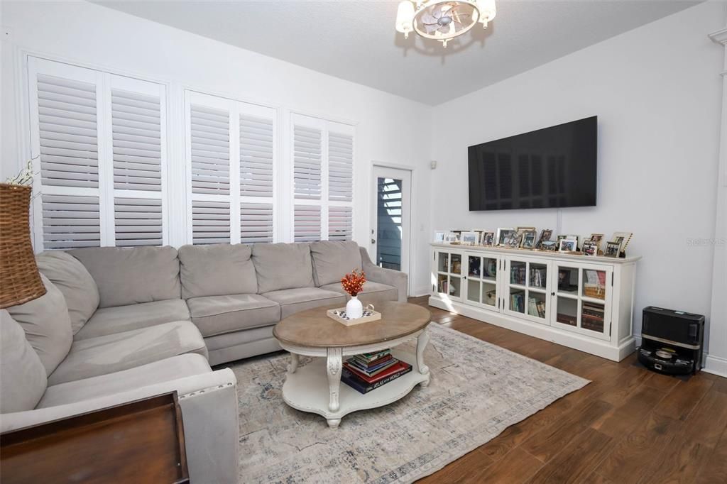 For Sale: $619,900 (2 beds, 2 baths, 1388 Square Feet)