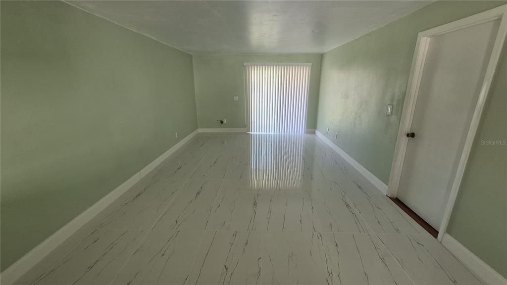 出租: $2,200 (2 贝兹, 2 浴室, 910 平方英尺)