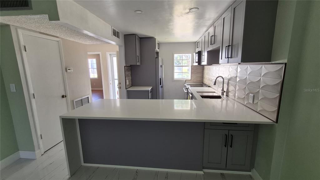 出租: $2,200 (2 贝兹, 2 浴室, 910 平方英尺)