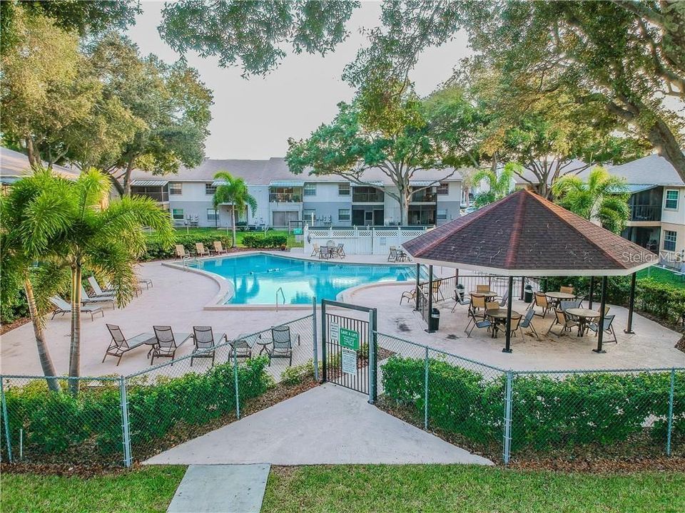 出租: $2,200 (2 贝兹, 2 浴室, 910 平方英尺)