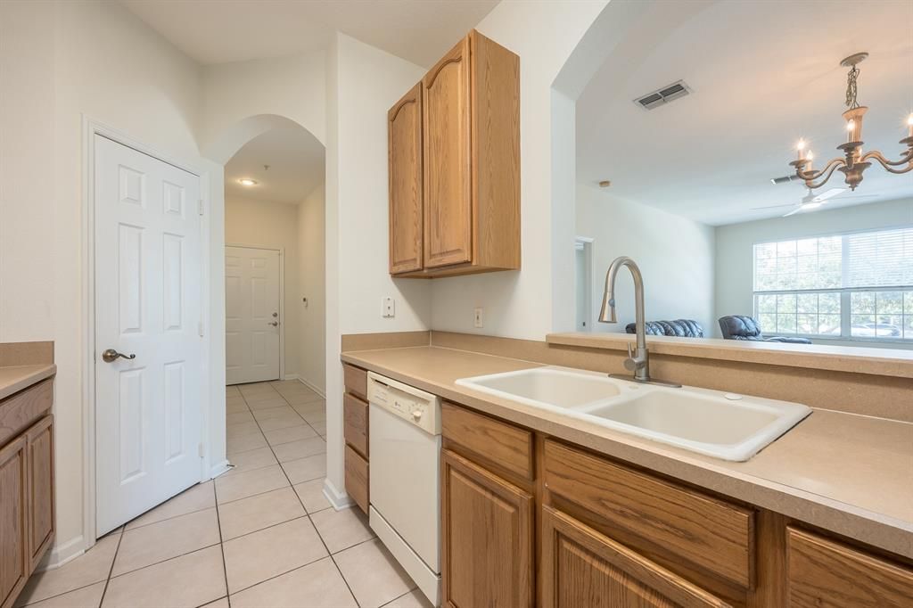 For Sale: $233,900 (3 beds, 2 baths, 1411 Square Feet)