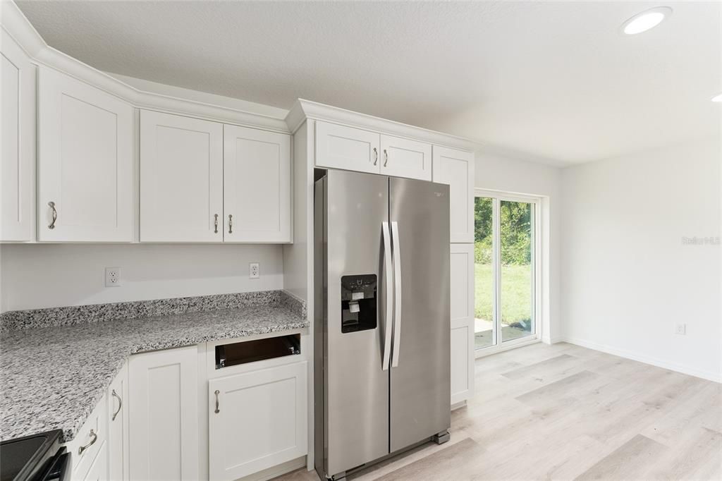 Active With Contract: $249,900 (3 beds, 2 baths, 1287 Square Feet)