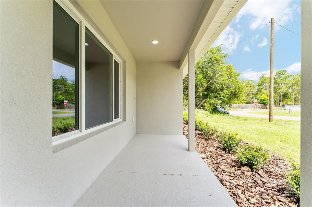 Active With Contract: $249,900 (3 beds, 2 baths, 1287 Square Feet)