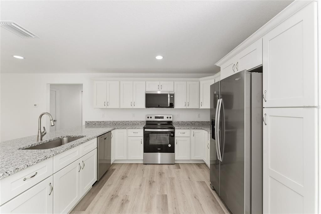 Active With Contract: $249,900 (3 beds, 2 baths, 1287 Square Feet)