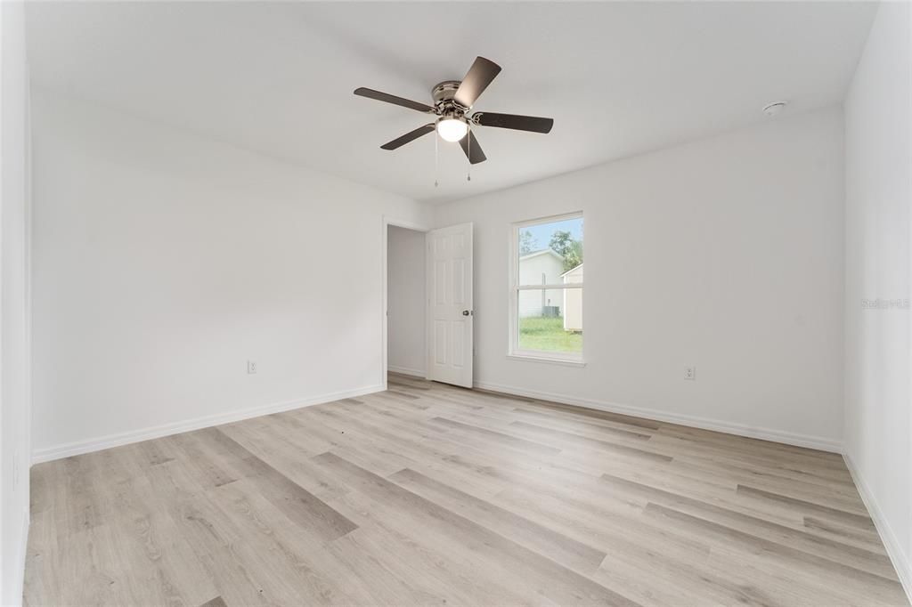 Active With Contract: $249,900 (3 beds, 2 baths, 1287 Square Feet)