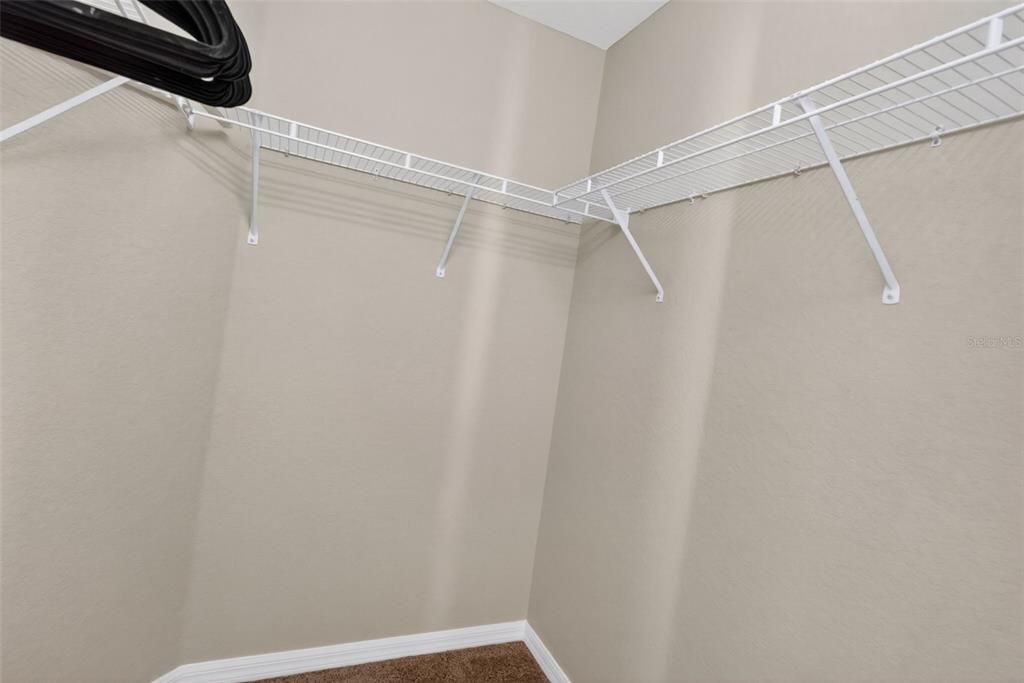 待售: $385,000 (5 贝兹, 3 浴室, 2345 平方英尺)