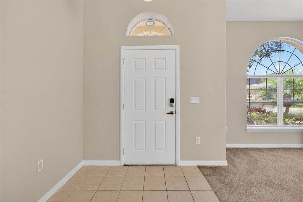 待售: $385,000 (5 贝兹, 3 浴室, 2345 平方英尺)