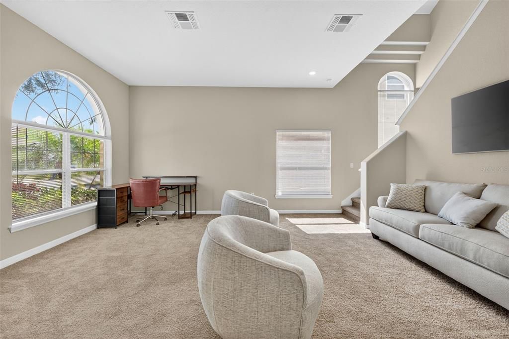 待售: $385,000 (5 贝兹, 3 浴室, 2345 平方英尺)