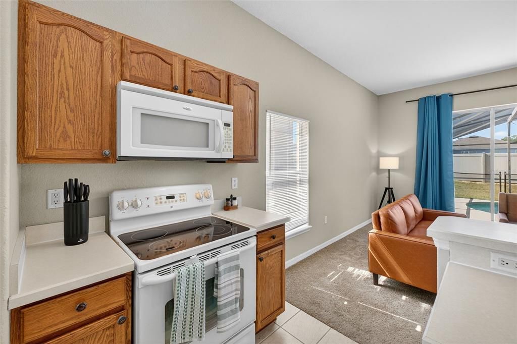 待售: $385,000 (5 贝兹, 3 浴室, 2345 平方英尺)