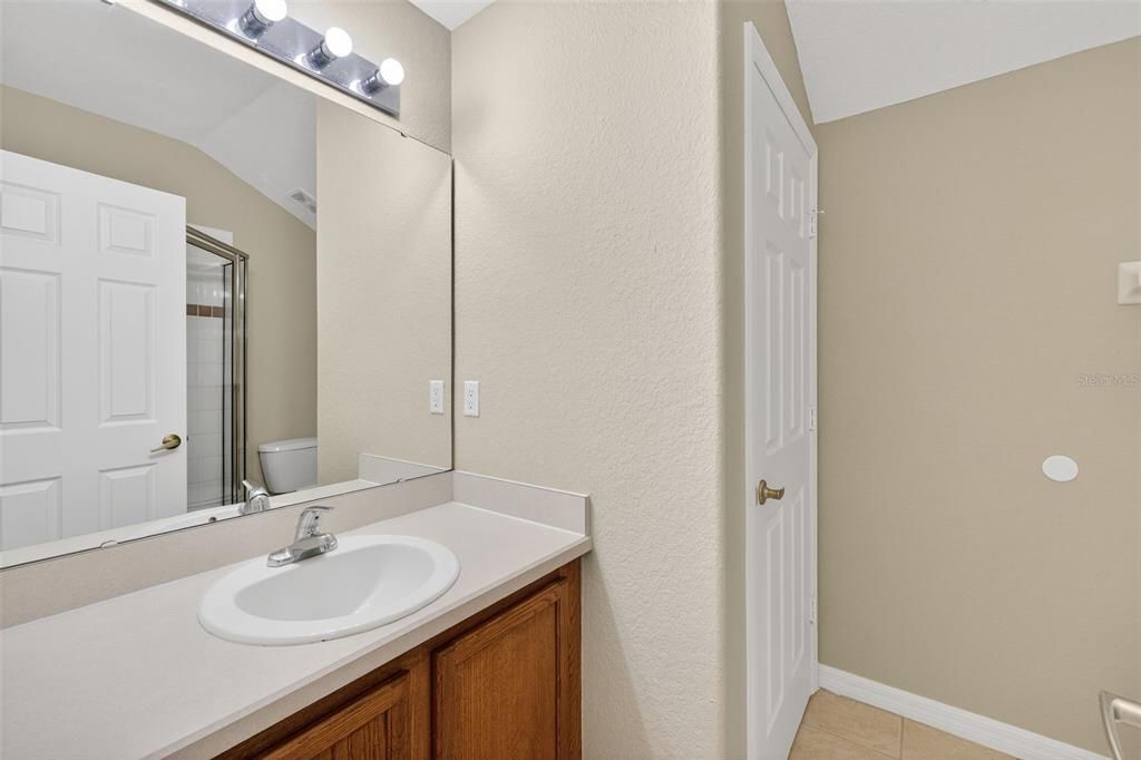 待售: $385,000 (5 贝兹, 3 浴室, 2345 平方英尺)