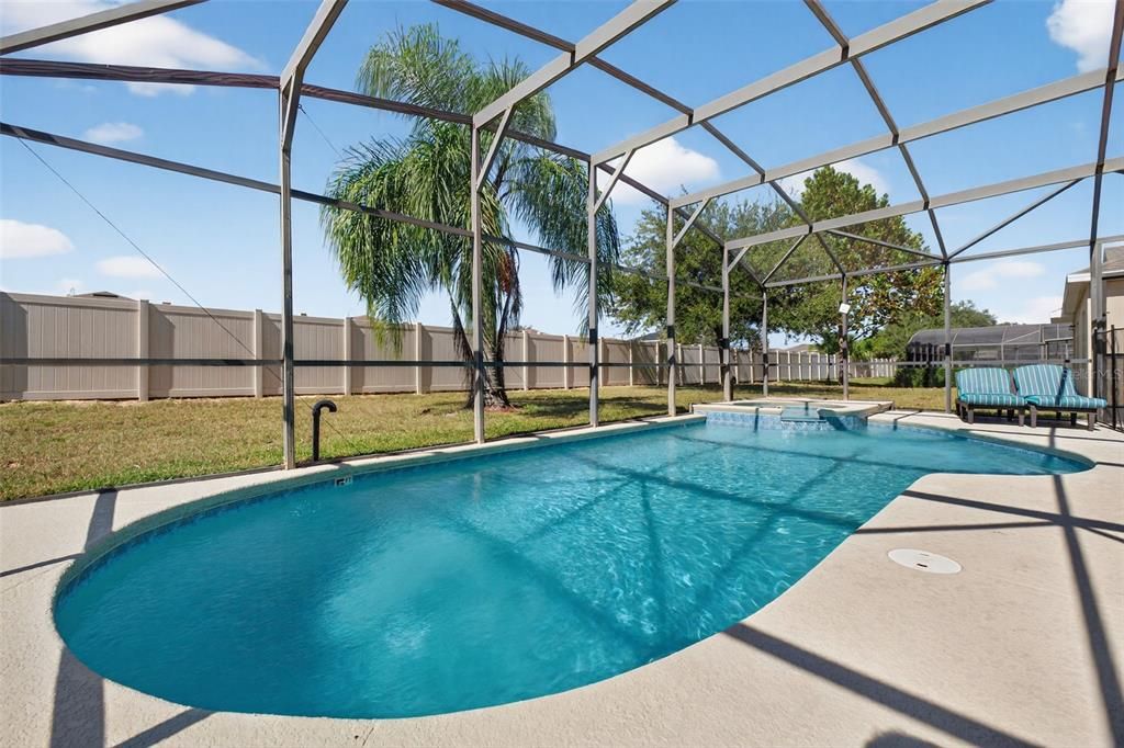 待售: $385,000 (5 贝兹, 3 浴室, 2345 平方英尺)