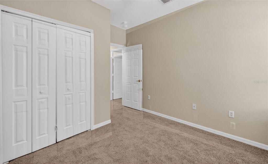 待售: $385,000 (5 贝兹, 3 浴室, 2345 平方英尺)