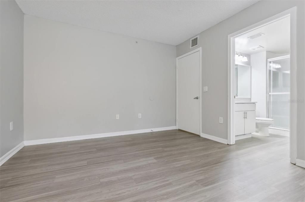 For Rent: $2,579 (2 beds, 2 baths, 1365 Square Feet)