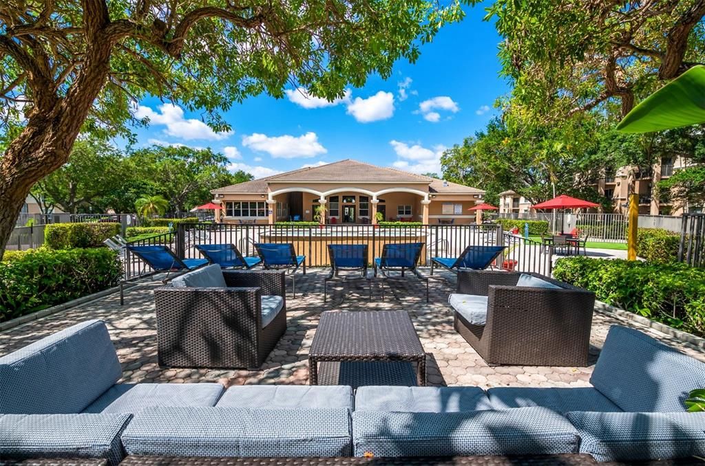 For Rent: $2,579 (2 beds, 2 baths, 1365 Square Feet)