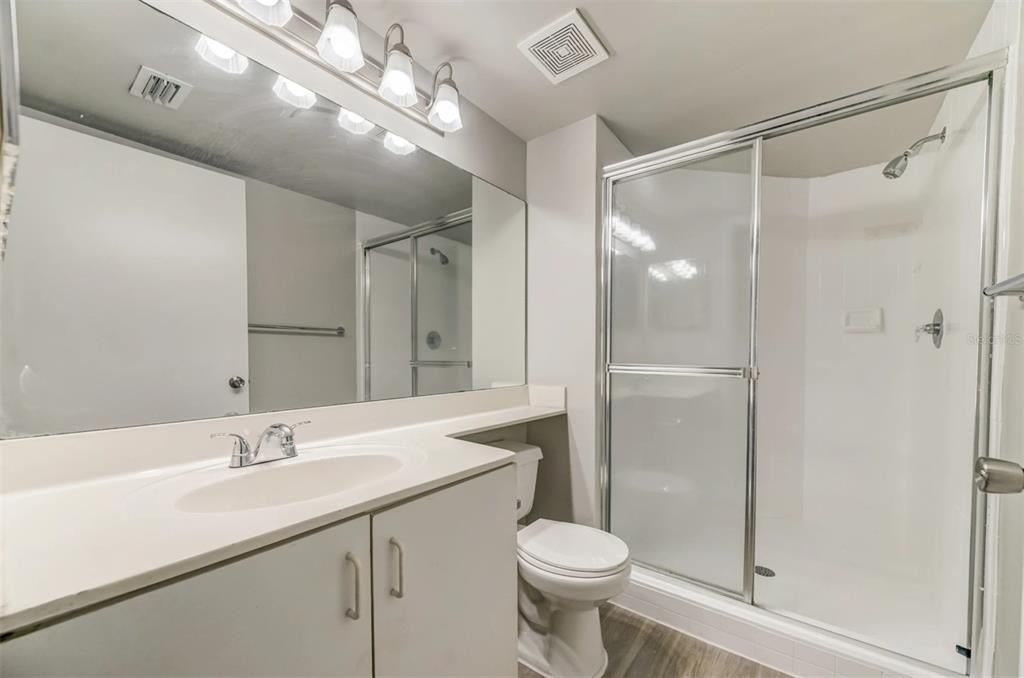 For Rent: $2,579 (2 beds, 2 baths, 1365 Square Feet)