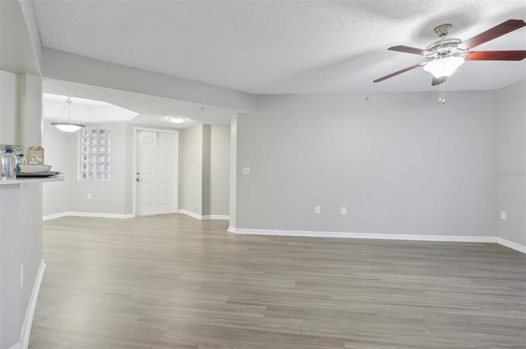 For Rent: $2,579 (2 beds, 2 baths, 1365 Square Feet)