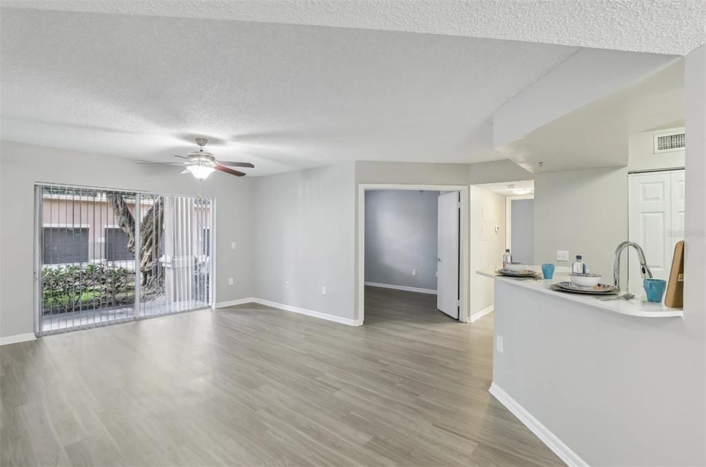 For Rent: $2,579 (2 beds, 2 baths, 1365 Square Feet)