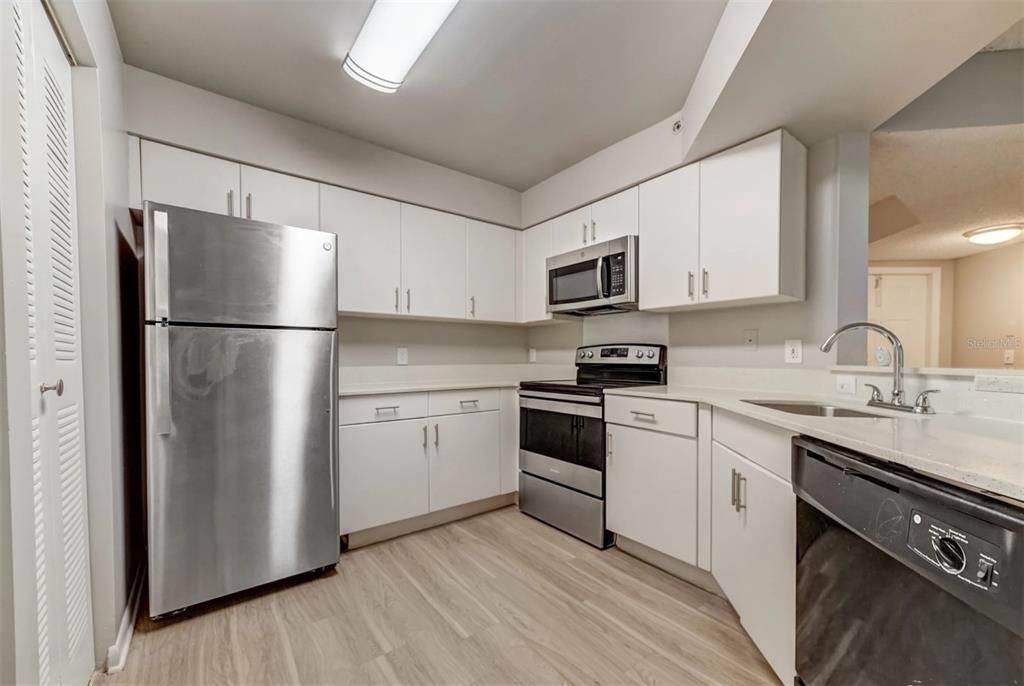 For Rent: $2,579 (2 beds, 2 baths, 1365 Square Feet)