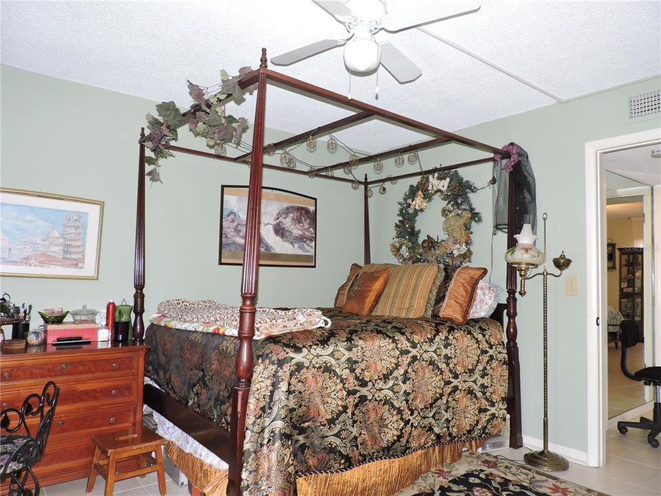 待售: $119,900 (2 贝兹, 2 浴室, 1260 平方英尺)