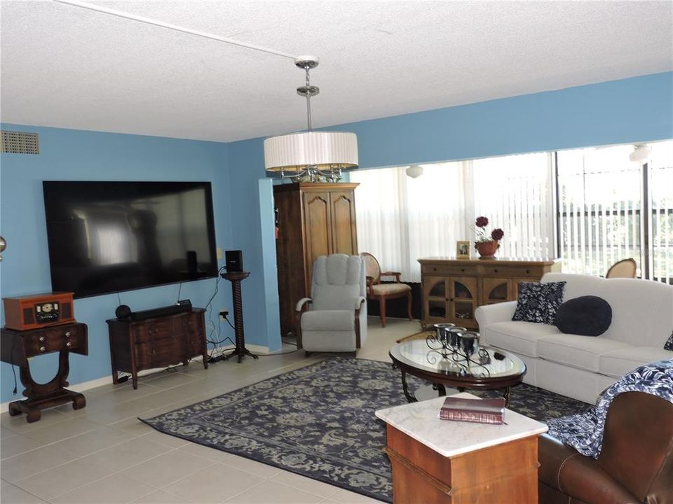 待售: $119,900 (2 贝兹, 2 浴室, 1260 平方英尺)